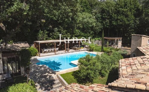 Maison à Robion, Provence-Alpes-Côte d'Azur, France 1