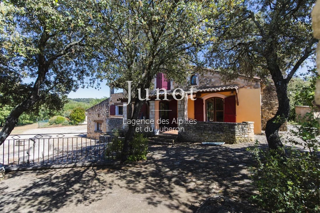 Country House in Bonnieux, Provence-Alpes-Côte d'Azur, France 3 - 18509702