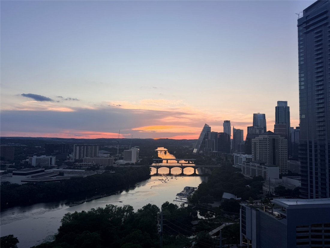 Condominio a Austin, Texas, Stati Uniti 1 - 18459474