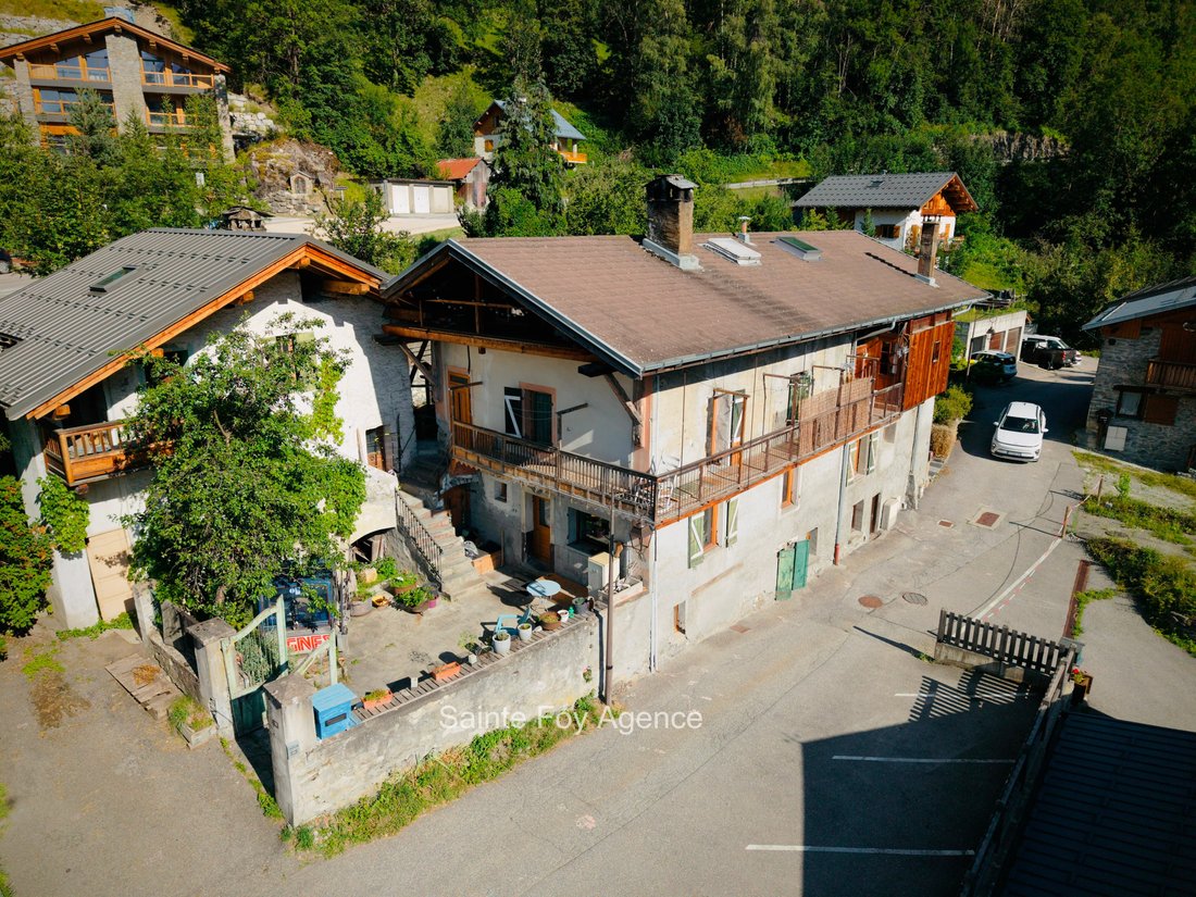 House in Sainte-Foy-Tarentaise, Auvergne-Rhône-Alpes, France 1 - 18525176