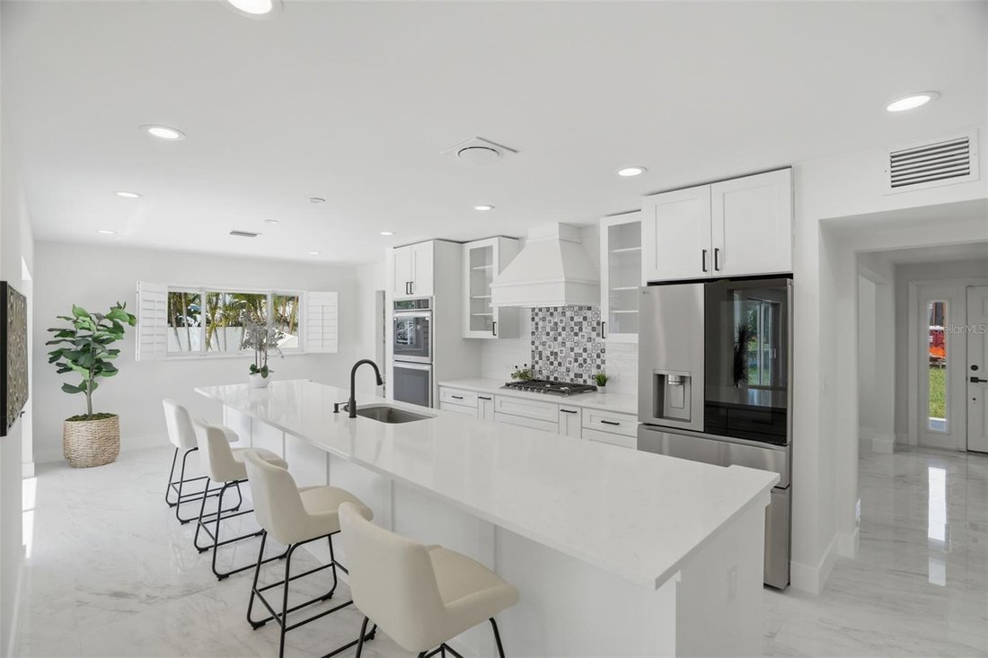 House in St. Petersburg, Florida, United States 4 - 18525001