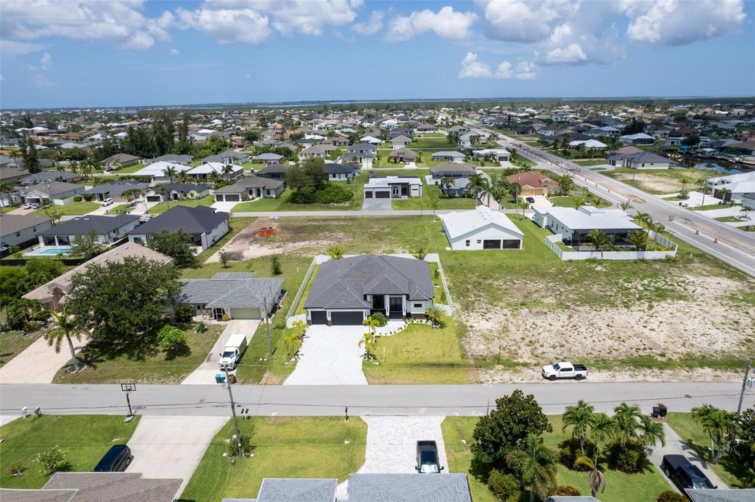 House in Cape Coral, Florida, United States 5 - 18525070