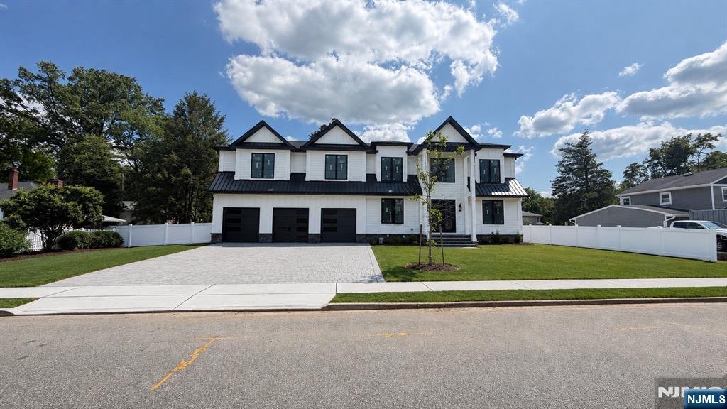House in Paramus, New Jersey, United States 1 - 18525230