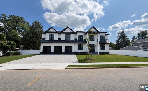 House in Paramus, New Jersey, United States 1