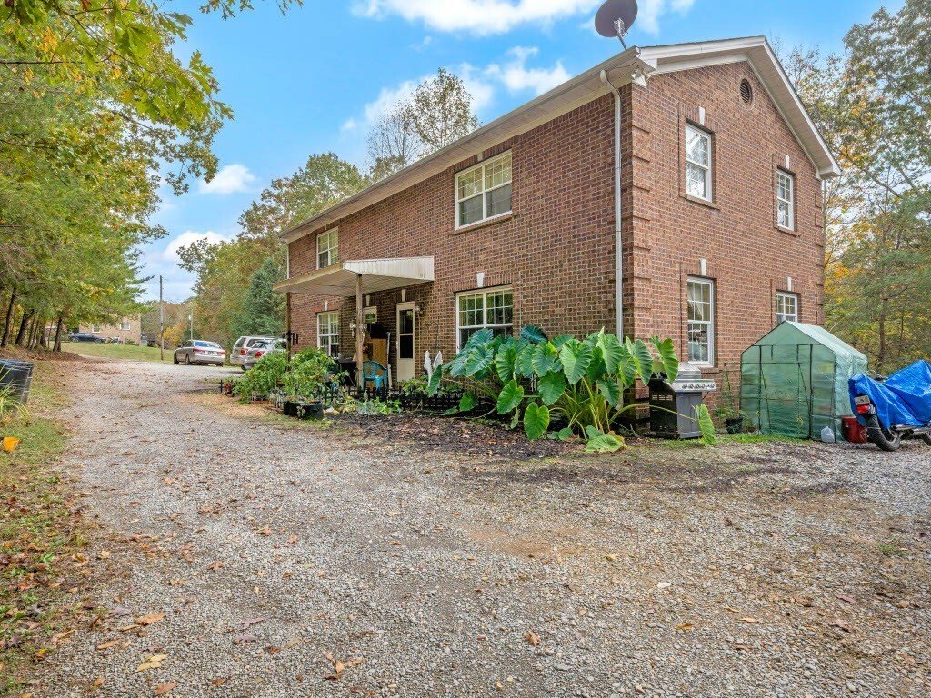 Lyles, Tennessee, United States 4 - 18525146