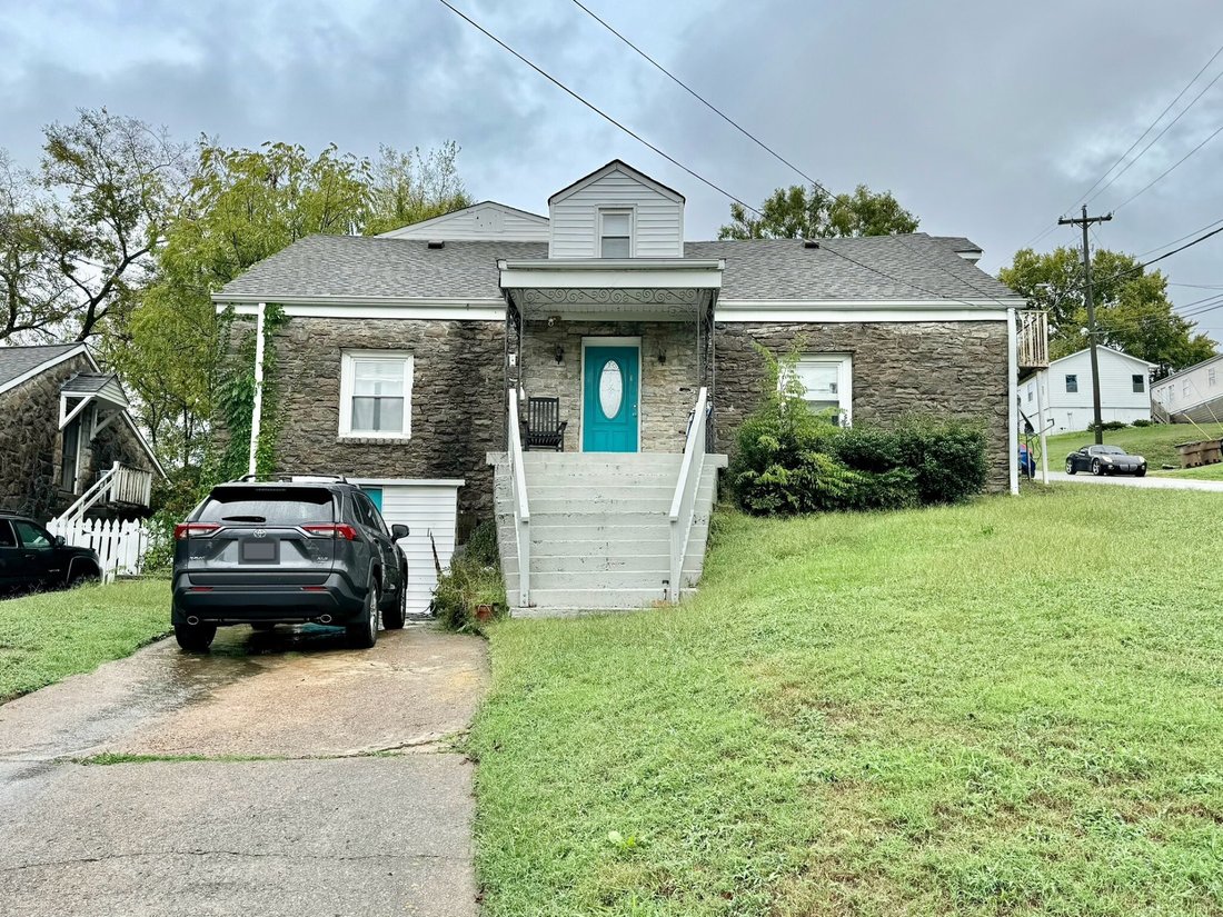 Nashville, Tennessee, United States 1 - 18525356