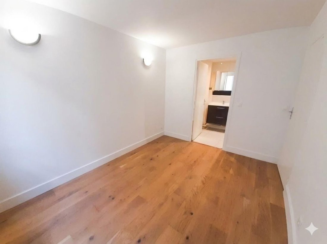 Apartment in Léon-Blum Folie-Regnault, Paris 11e Arrondissement, Paris 5 - 18526340