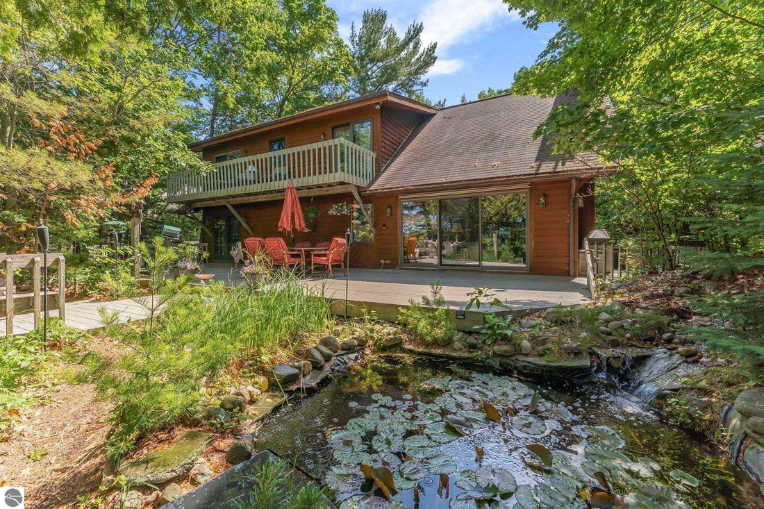 House in Elk Rapids, Michigan, United States 5 - 18525128