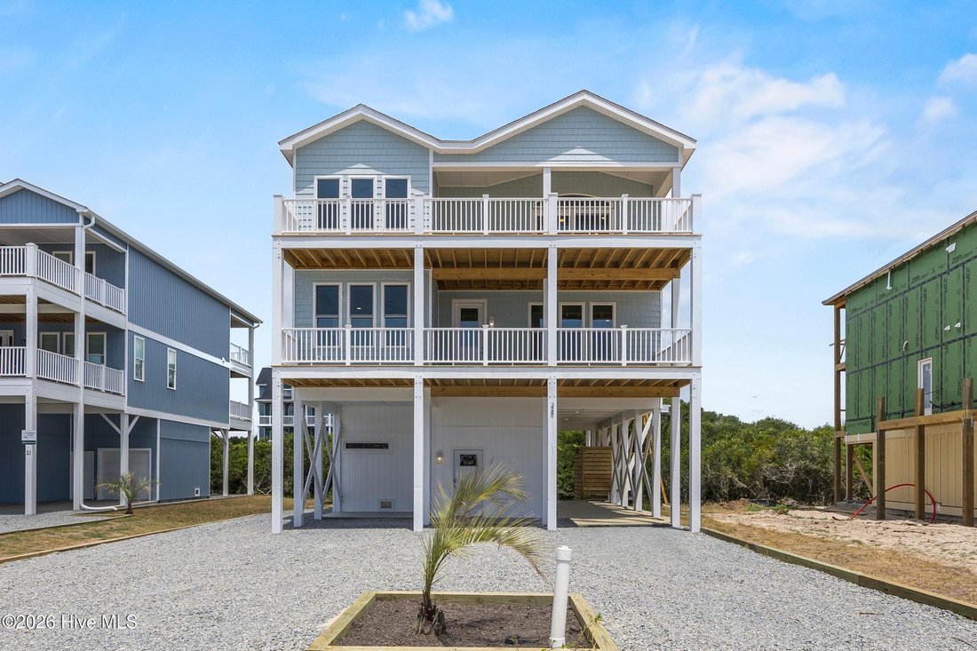 House in North Topsail Beach, North Carolina, United States 1 - 18525246