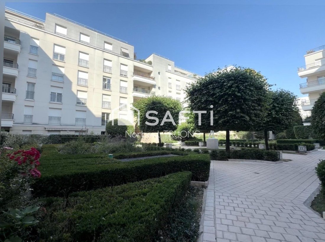 Apartamento en Espaces Jeunes, Issy-les-Moulineaux, Francia 1 - 18526356