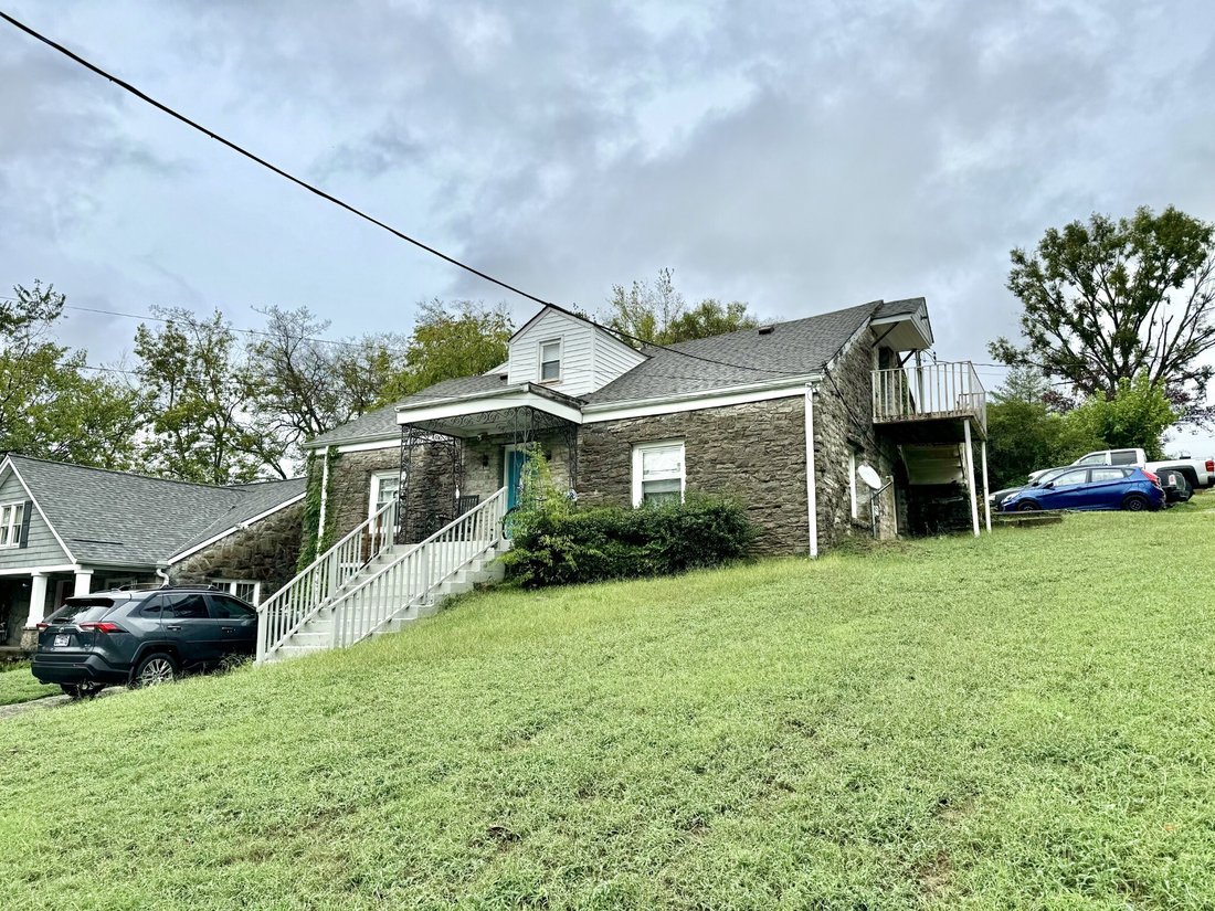 Nashville, Tennessee, United States 3 - 18525356