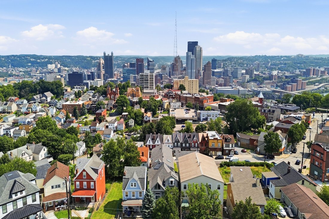 Apartment in Pittsburgh, Pennsylvania, United States 2 - 18525191