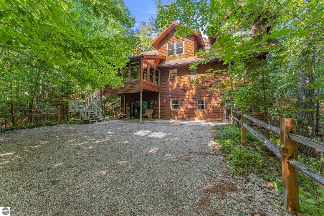 House in Elk Rapids, Michigan, United States 1 - 18525128