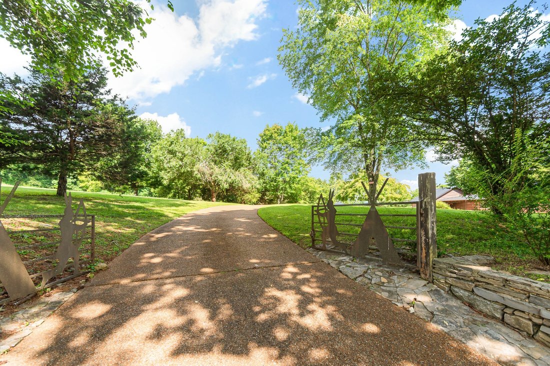 House in Columbia, Tennessee, United States 5 - 18525139