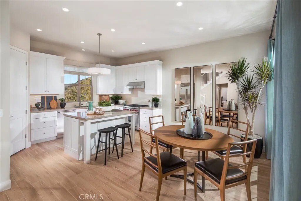 Condo in Irvine, California, United States 4 - 18525466