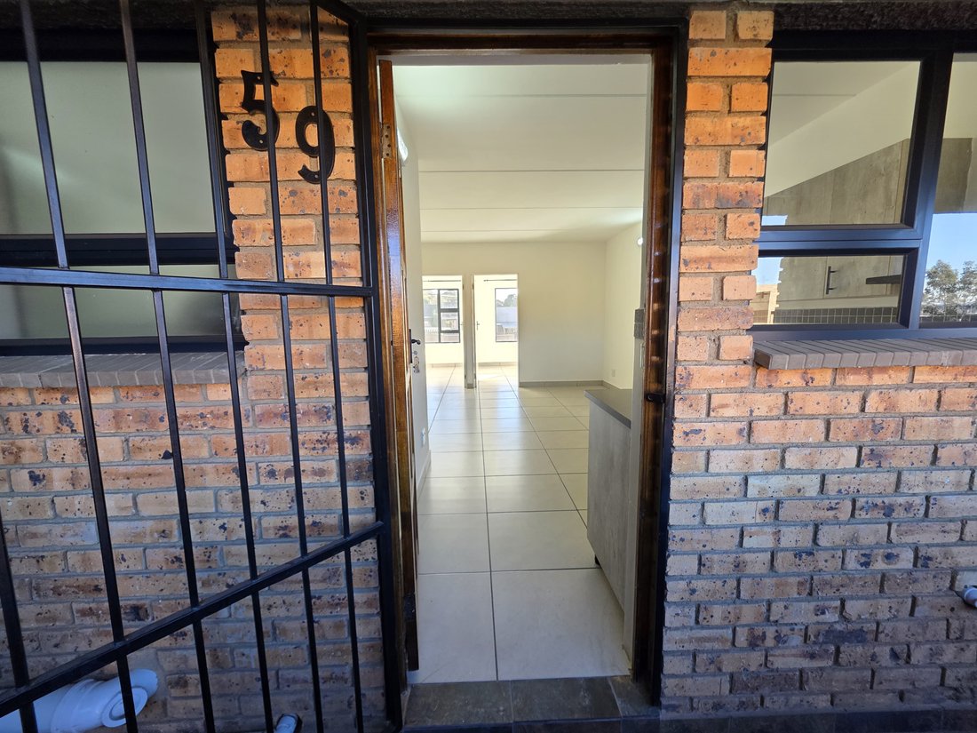Apartment in West Turffontein, Gauteng, South Africa 1 - 14684080