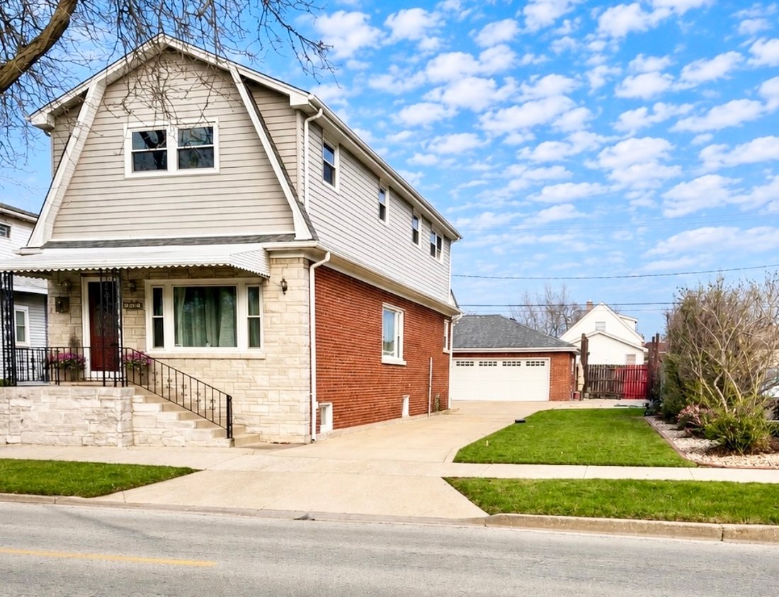 House in Melrose Park, Illinois, United States 2 - 18291894