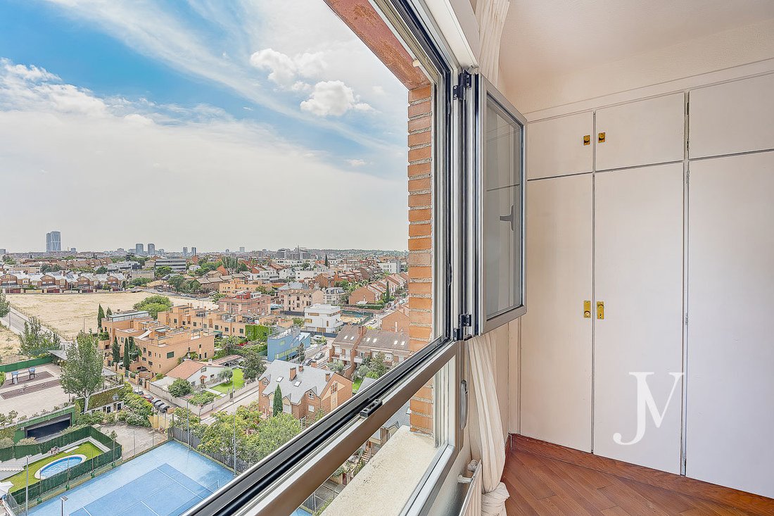 Apartment in Fuencarral-El Pardo, Madrid, Spain 1 - 18525986
