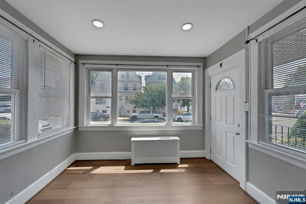 Kearny, New Jersey, United States 4 - 18525501