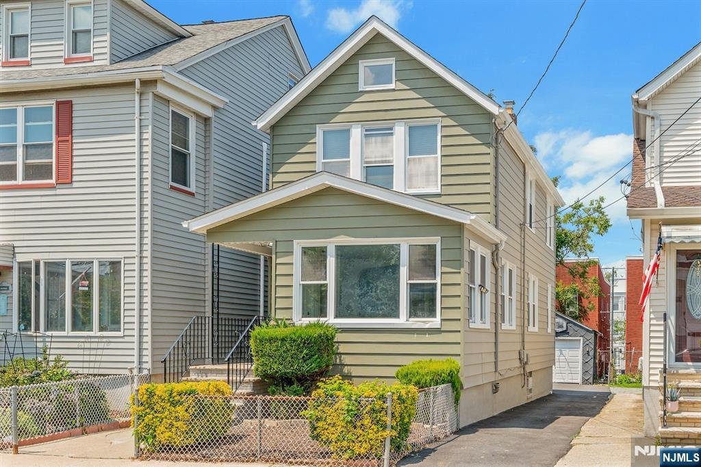 Kearny, New Jersey, United States 1 - 18525501