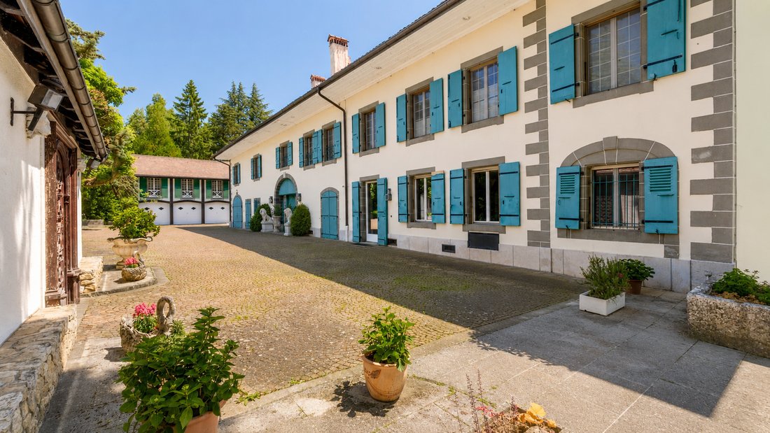 Estate in Tolochenaz, Vaud, Switzerland 4 - 18525903