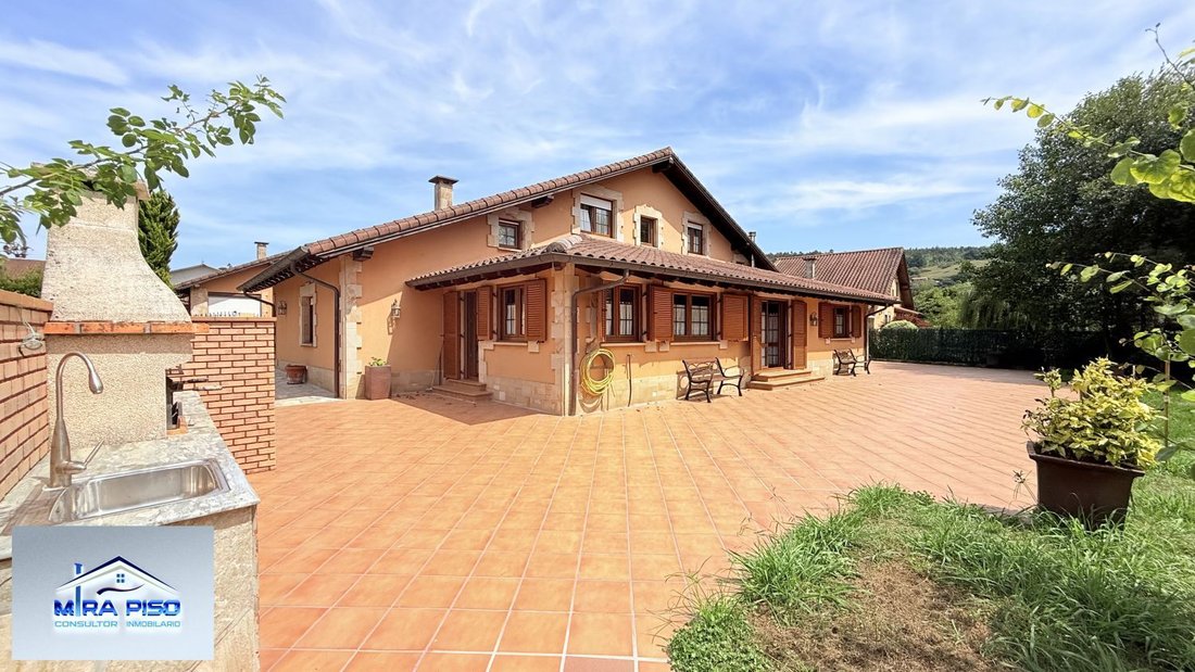 Chalet in Barcena de Cicero, Cantabria, Spain 1 - 18525659