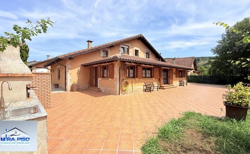 Chalet a Bárcena de Cicero, Cantabria, Spagna 1
