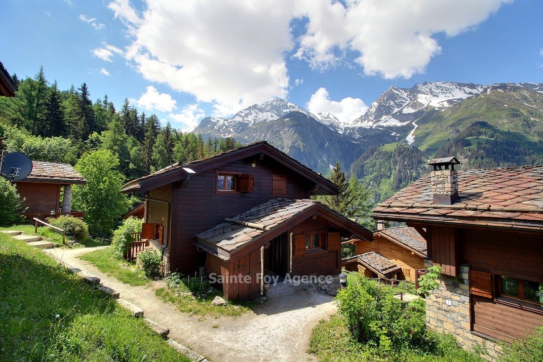 Chalet in Sainte-Foy-Tarentaise, Auvergne-Rhône-Alpes, France 1 - 18525475