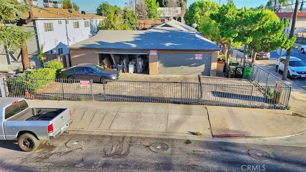 Los Angeles, California, United States 4 - 18513128