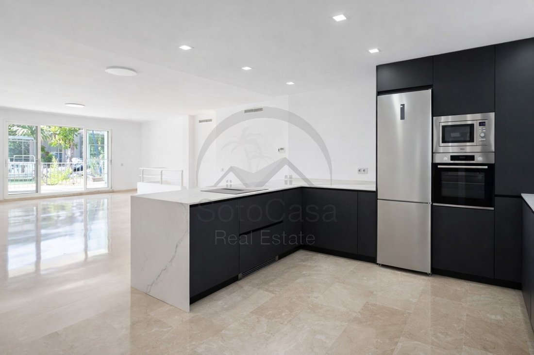 Apartment in Sotogrande, San Roque, Andalusia 5 - 18525701