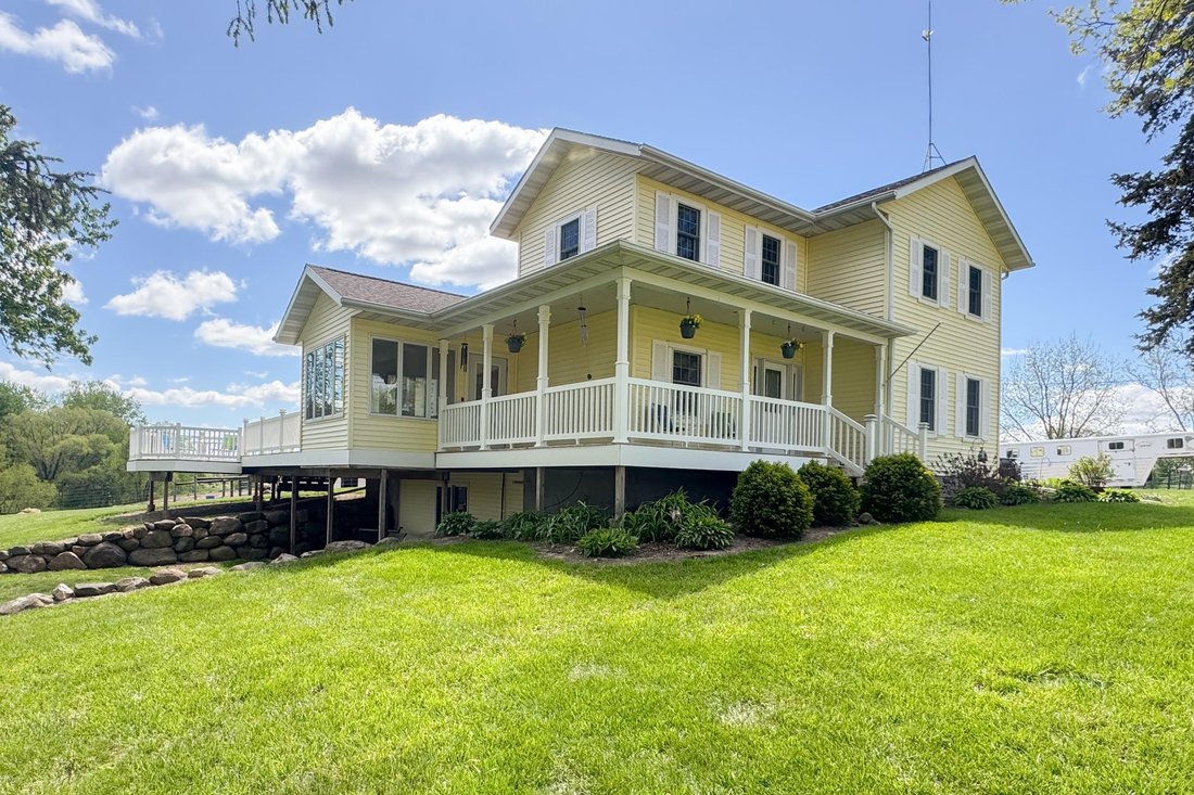 House in Beloit, Wisconsin, United States 1 - 18525936