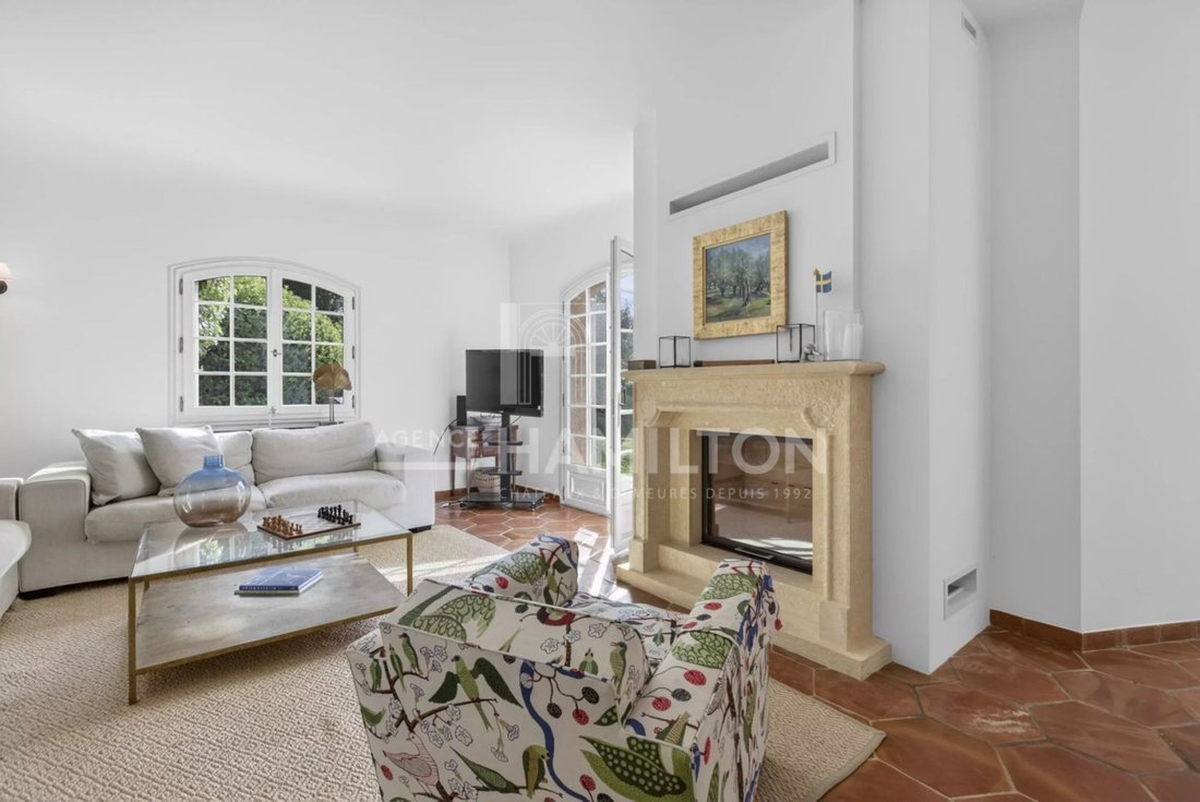 Villa in Grasse, Provence-Alpes-Côte d'Azur, France 3 - 18525597