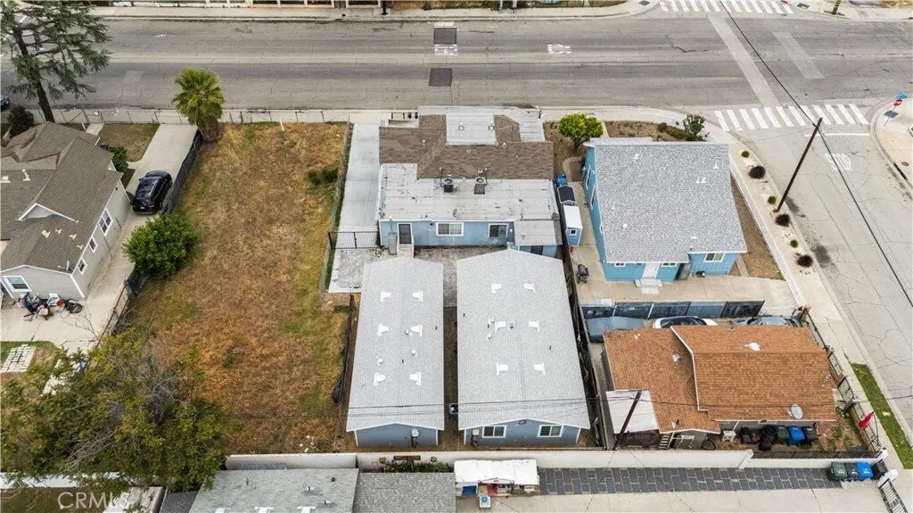 Pomona, California, United States 5 - 18525474