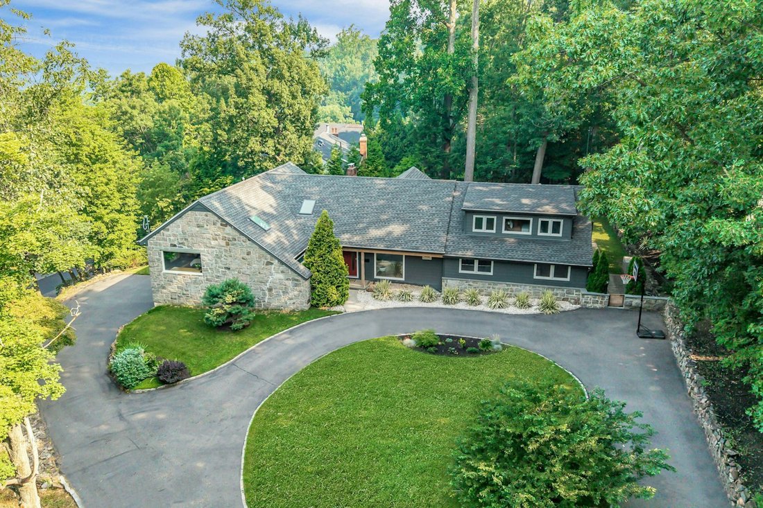 House in Summit, New Jersey, United States 2 - 18525633