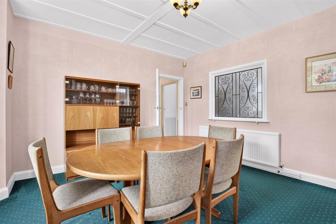 House in London Borough of Sutton, England 4 - 18525978