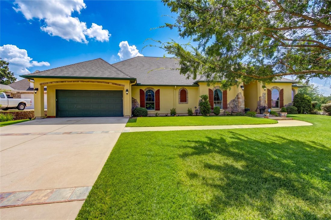 House in Conroe, Texas, United States 2 - 18434090