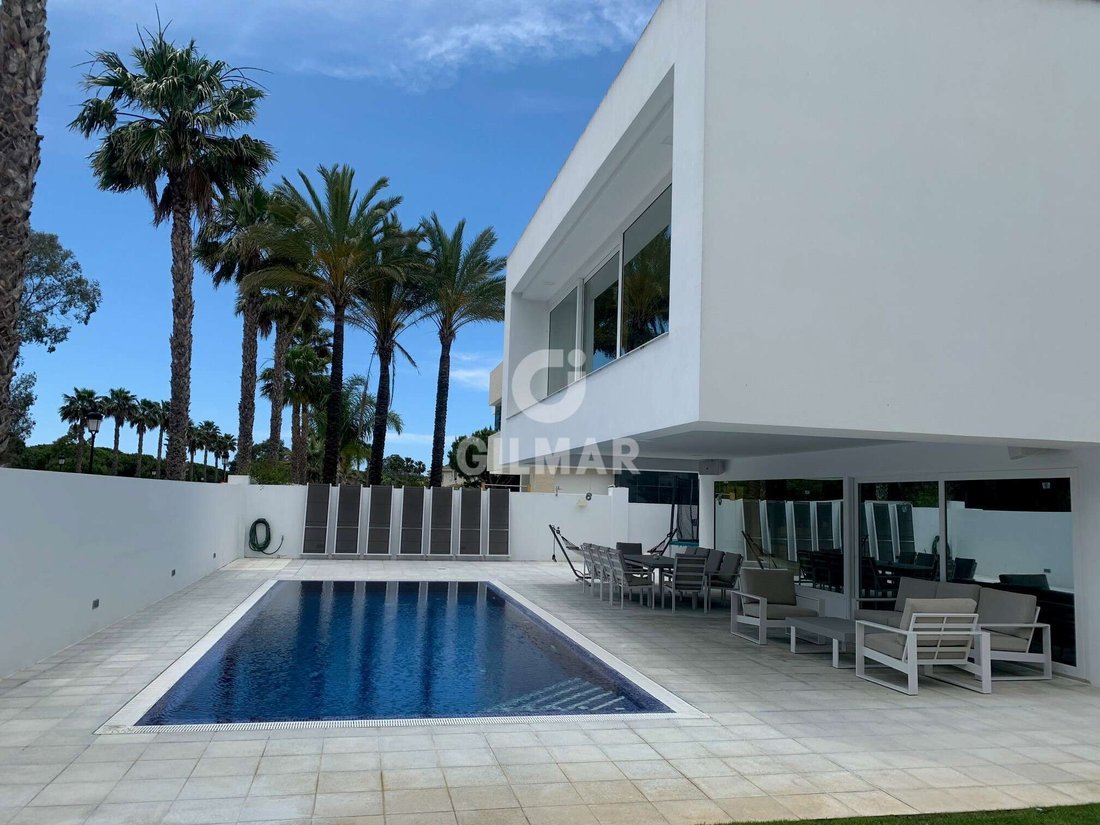 Villa in Chiclana de la Frontera, Andalusia, Spain 2 - 18525947