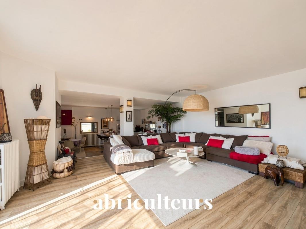 Apartment in Agent Sarre-Centre-Les Vallées-La Garenne, Colombes, France 1 - 18525961