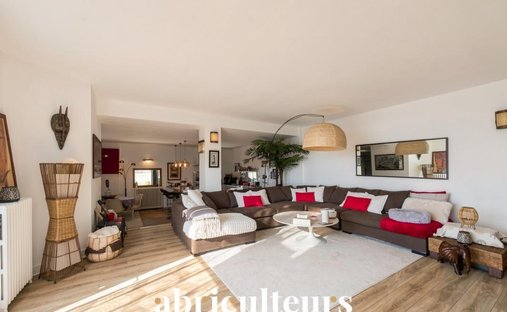 Apartment in Agent Sarre-Centre-Les Vallées-La Garenne, Colombes, France 1