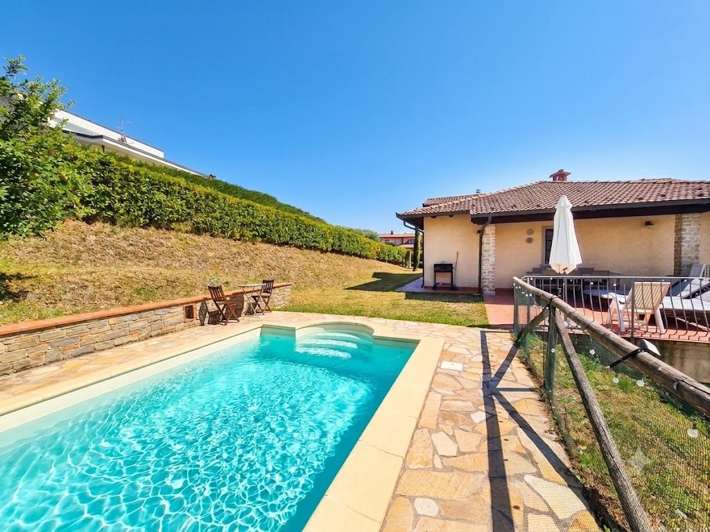 Villa in Castiglione di Garfagnana, Toskana, Italien 3 - 18374425