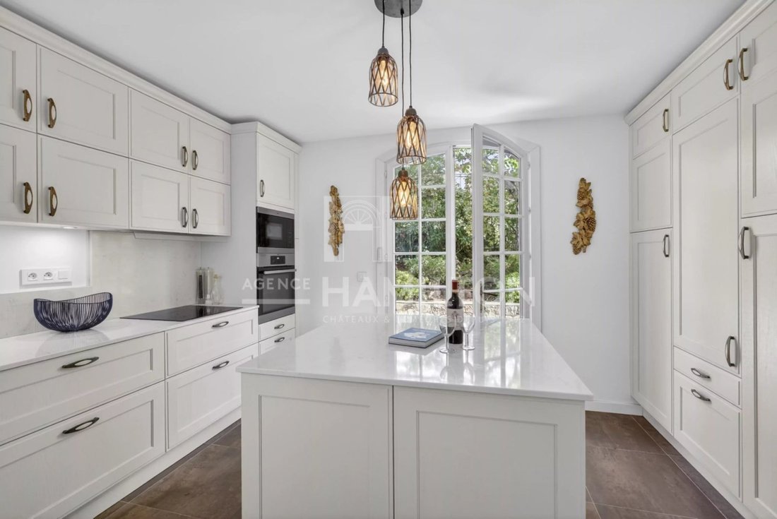 Villa in Grasse, Provence-Alpes-Côte d'Azur, France 5 - 18525597
