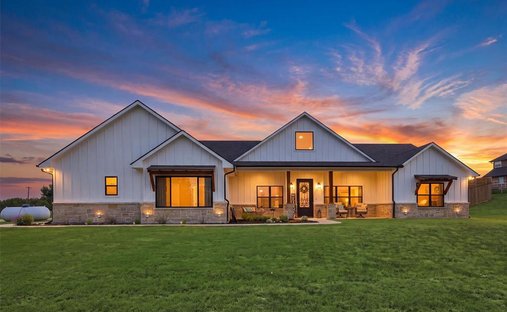 House in Tom Bean, Texas, United States 1