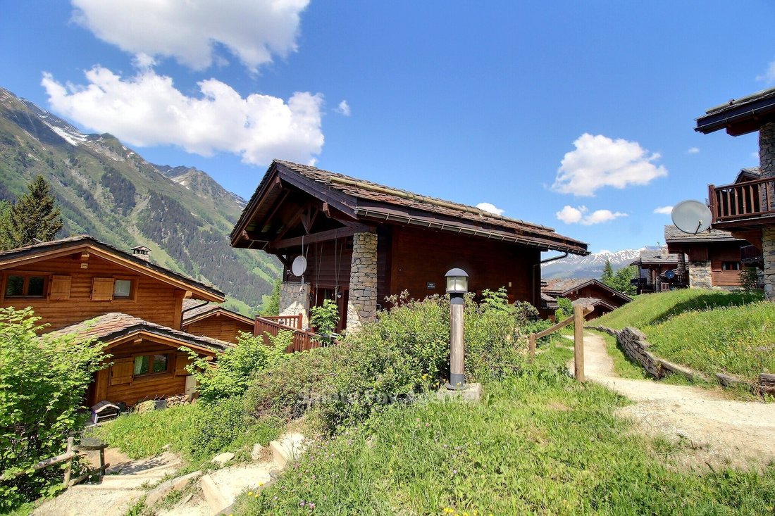 Chalet in Sainte-Foy-Tarentaise, Auvergne-Rhône-Alpes, France 2 - 18525475