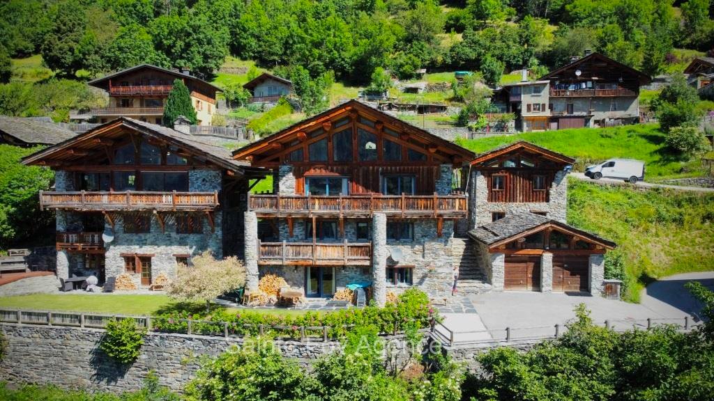 Chalet in Sainte-Foy-Tarentaise, Auvergne-Rhône-Alpes, France 2 - 18525571