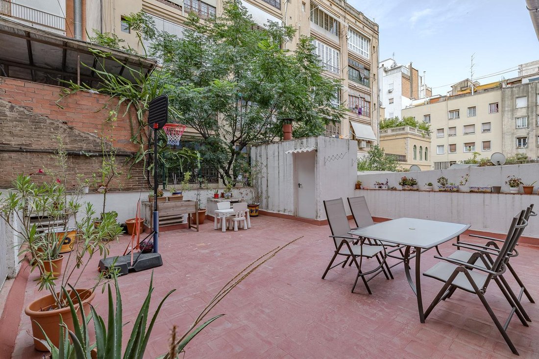 Wohnung in Sarrià-Sant Gervasi, Barcelona, Spanien 4 - 18525849