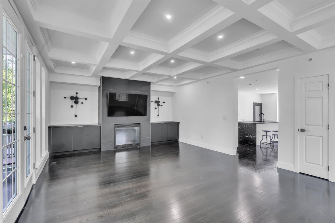 Townhouse in Secaucus, New Jersey, United States 4 - 18525938
