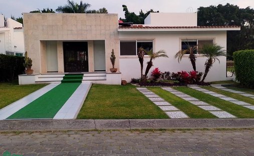 House in Lomas de Cocoyoc, Morelos, Mexico 1