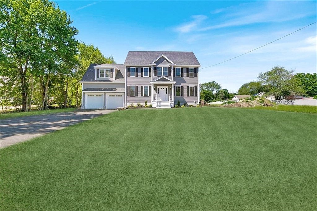 House in Dracut, Massachusetts, United States 1 - 18119093