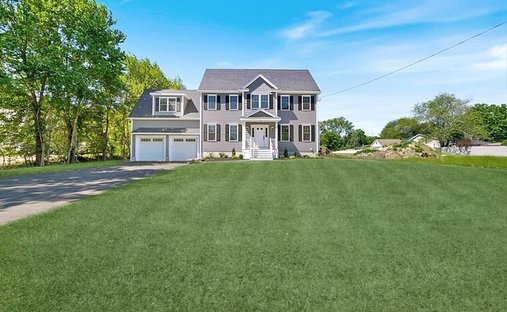 House in Dracut, Massachusetts, United States 1