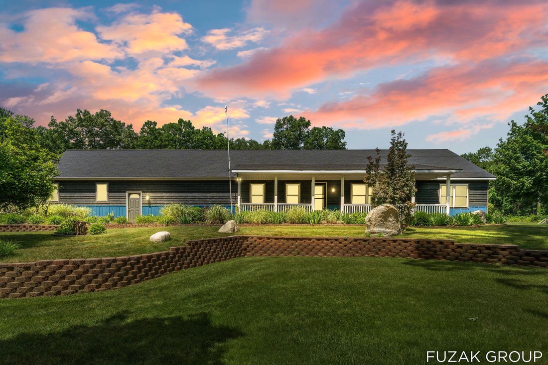 House in Allegan, Michigan, United States 2 - 18525900